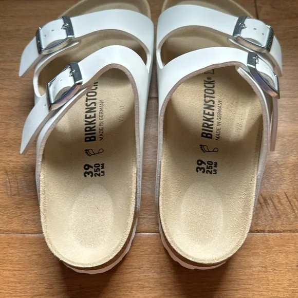Brand new White Arizona Birko-Flor Birkenstocks